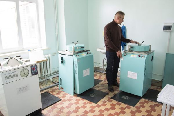 Депутат думы Каменск-Уральского городского округа Сергей Чижов на днях посетил детскую городскую больницу