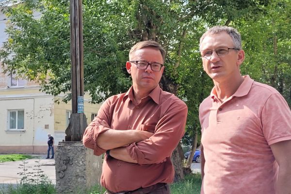 Слово и дело: пешеходный переход   на пересечении улиц  Стахановская и  Попова