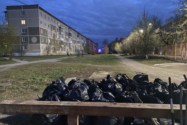 Субботник на бул. Комсомольском совместно с жителями и волонтерами