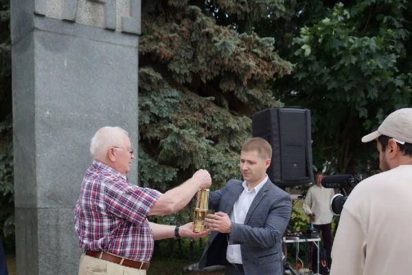 Символ памяти: на Ленинском мемориале в Каменске-Уральском зажжён Вечный огонь