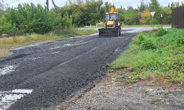 Продолжается работа по отсыпке дорог в посёлке Хозспособ
