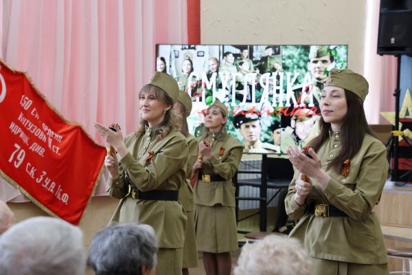 Народы России под знаменем Победы
