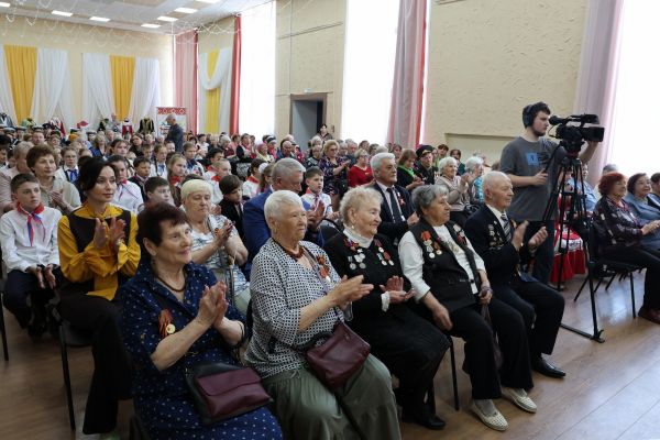 Народы России под знаменем Победы